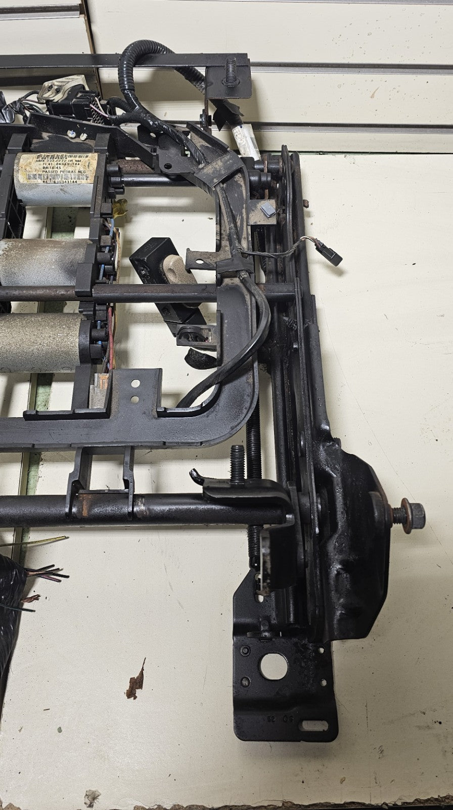 🔥06-11 Lucerne Front Left Driver Master Power Motorized Seat Track Assembly OEM