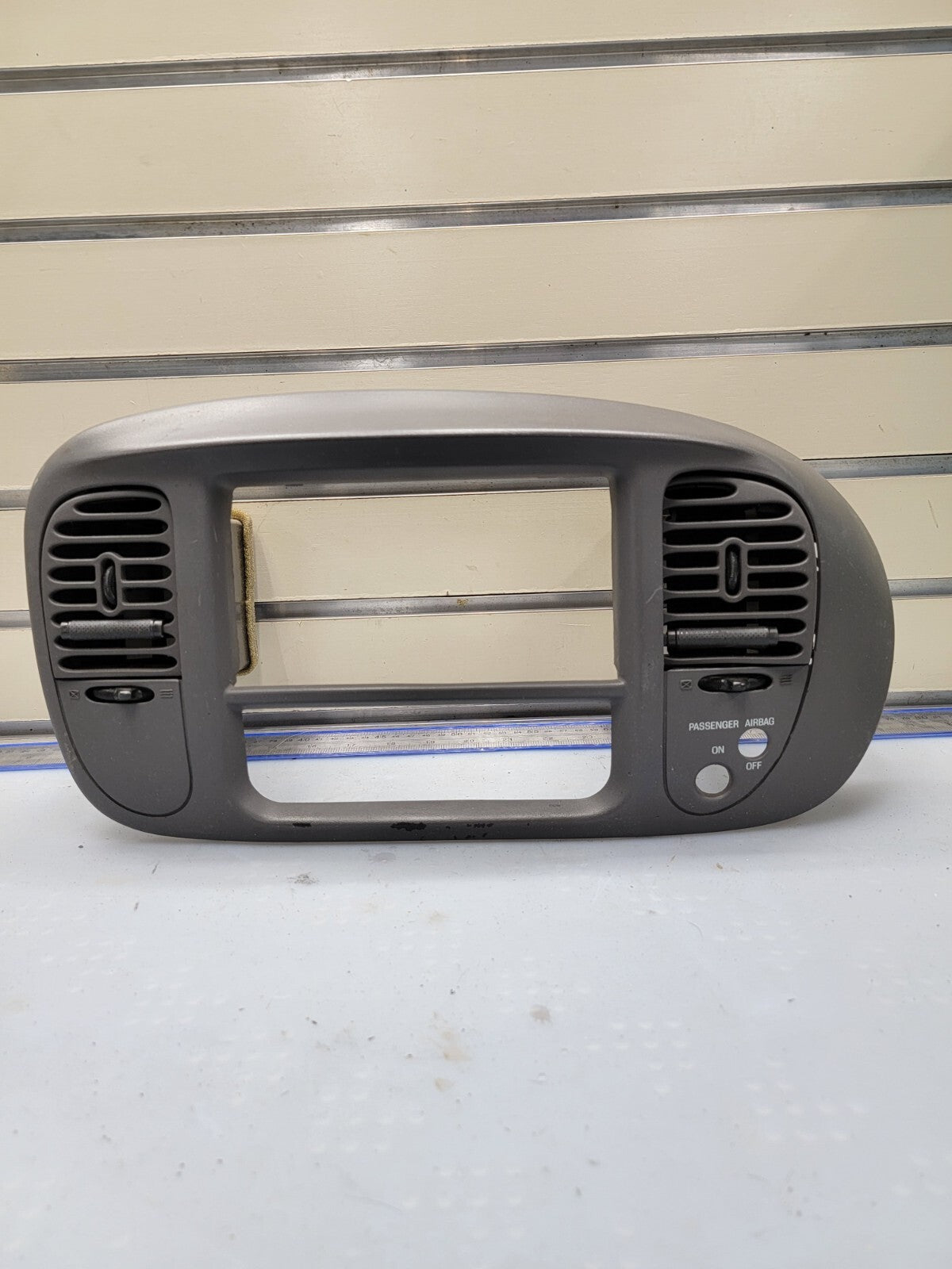 🔥97-03 Ford F150 Center Dash Radio Climate Trim BEZEL Panel AIRBG Line GRAY