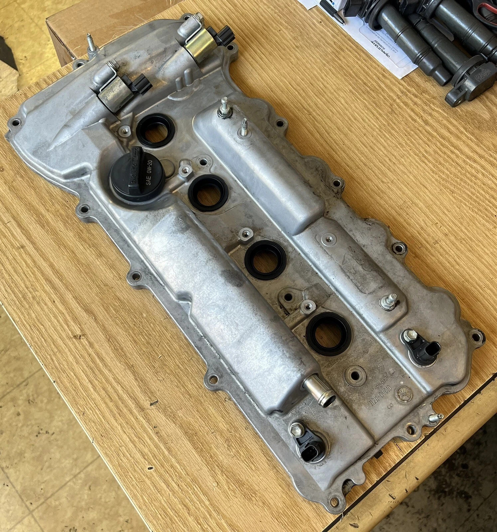 🔥10-17 Toyota Camry 2.5L Engine Valve Cover 11211-0V010 OEM