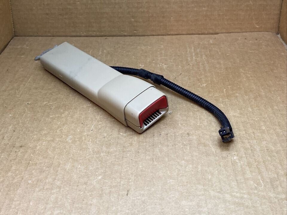 07-14 Silverado Sierra Escalade Front Left Driver Seat Belt Buckle Cashmere OEM