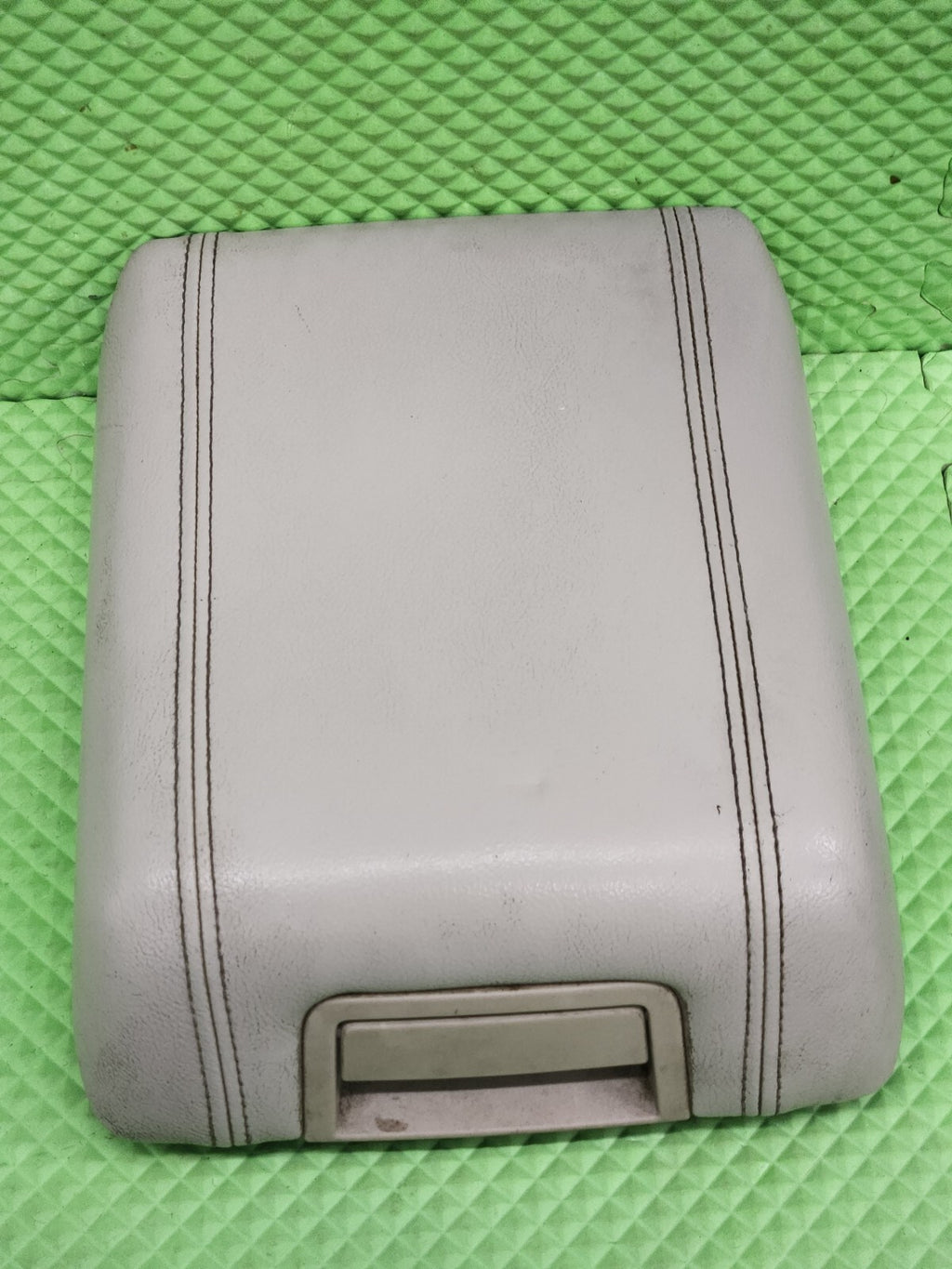 2007-2014 Ford Expedition Center Console Cover Armrest Lid GRAY OEM