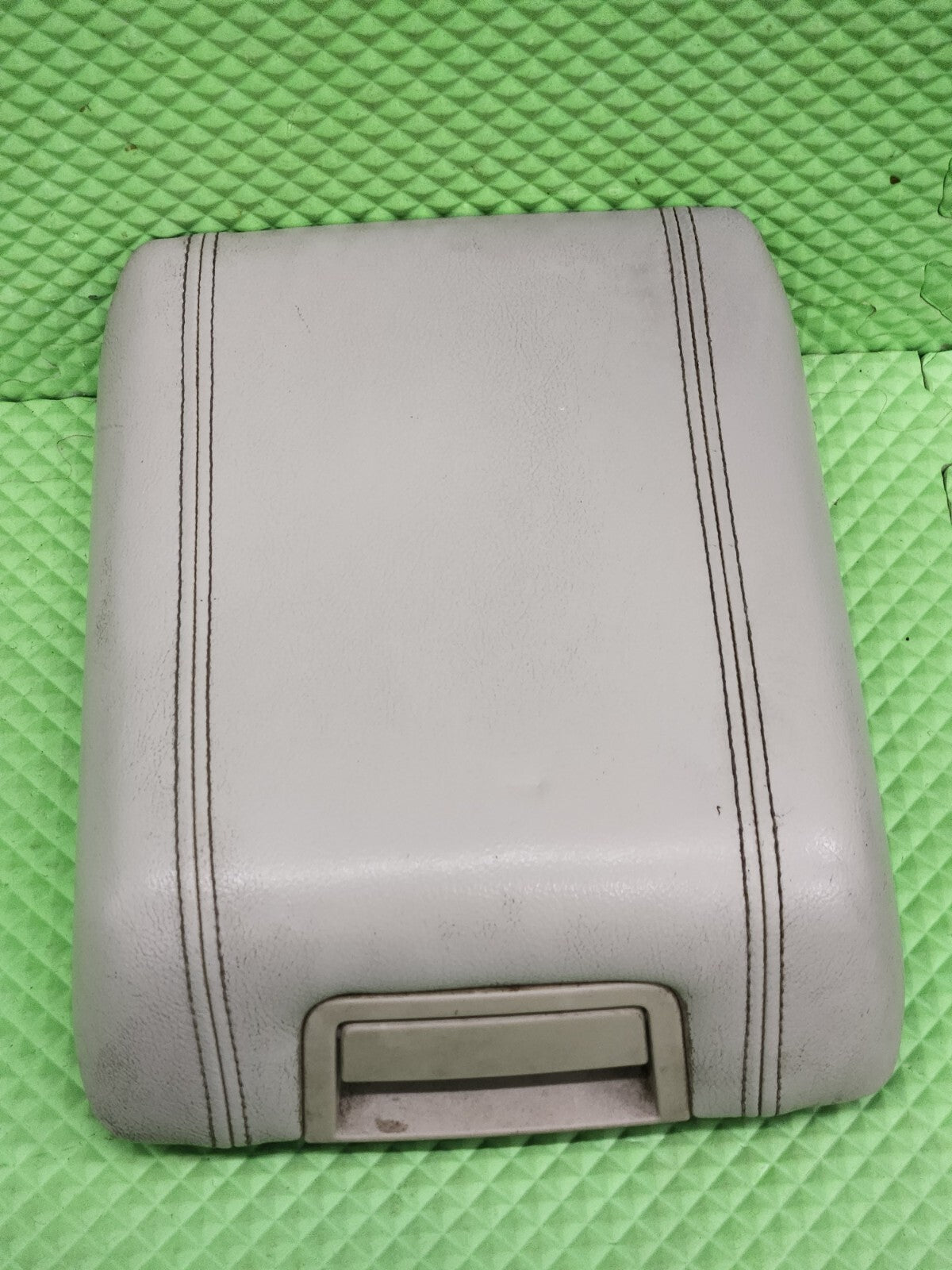 2007-2014 Ford Expedition Center Console Cover Armrest Lid GRAY OEM