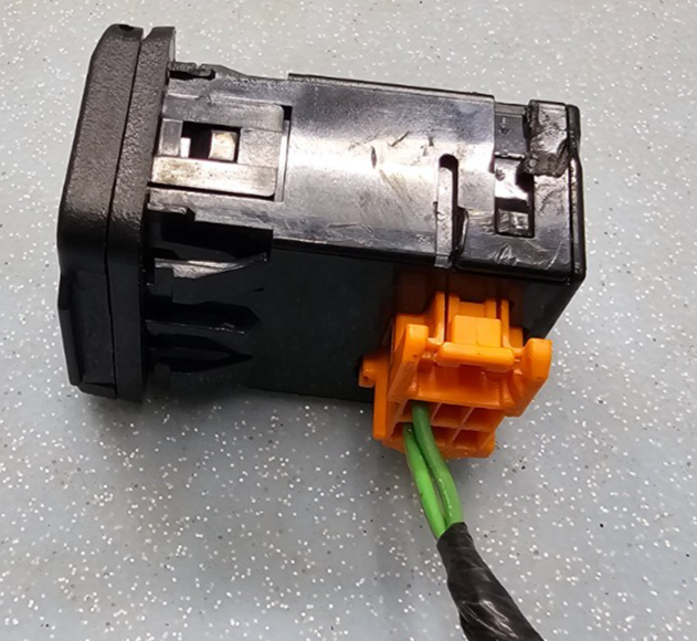 🔥07-13 Durango Journey Town country Accessory Outlet Inverter 115V AC 150W OEM