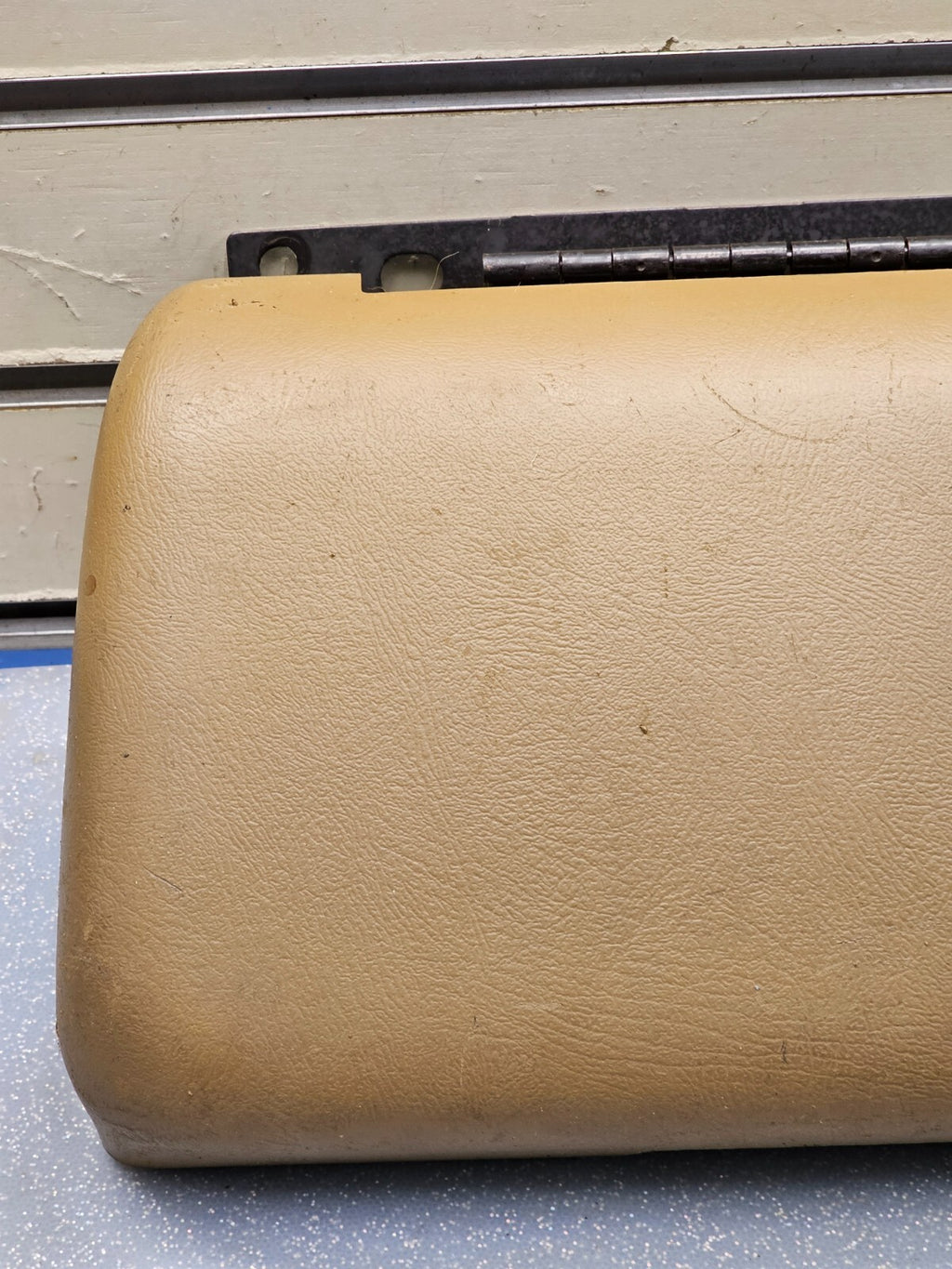 🔥99-02 Silverado Tahoe Sierra Center Dash Folding Down Cup Drink Holder Tan OEM