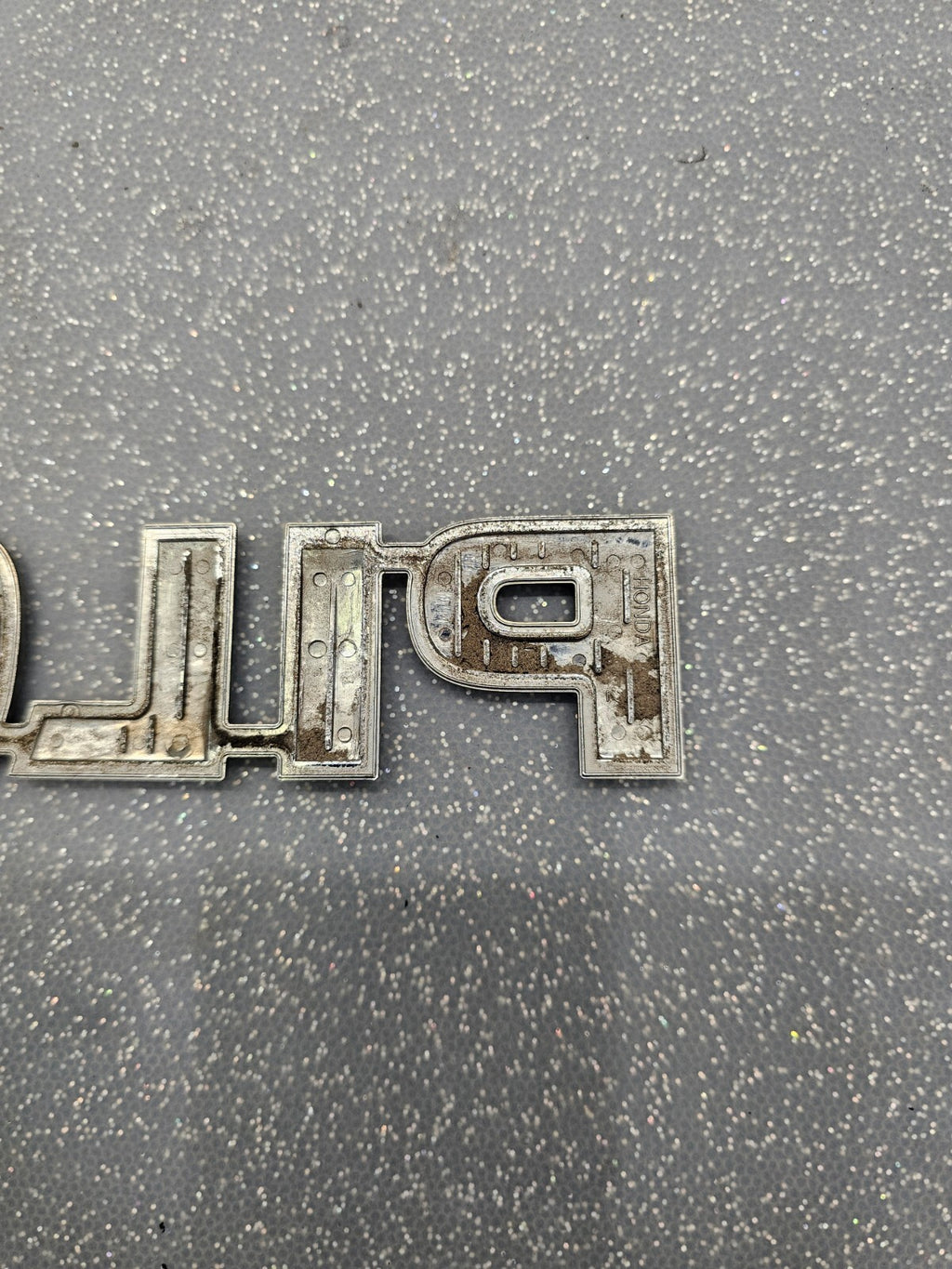 🔥2003-2008 HONDA PILOT REAR LID CHROME CENTER EMBLEM LOGO NAMEPLATE BADGE OEM