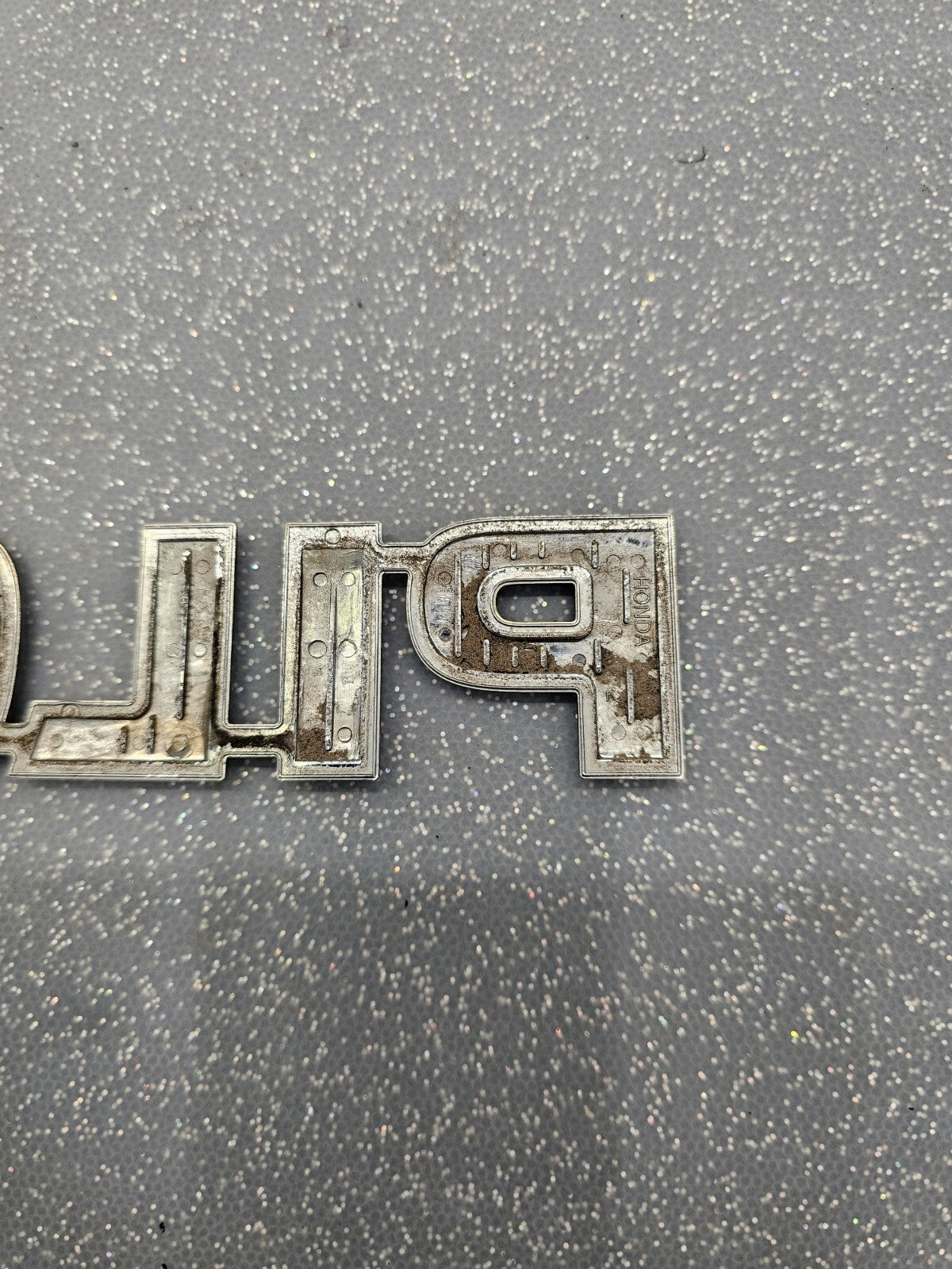 🔥2003-2008 HONDA PILOT REAR LID CHROME CENTER EMBLEM LOGO NAMEPLATE BADGE OEM