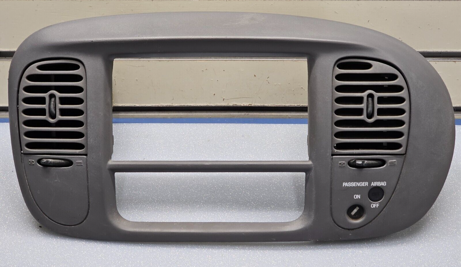 🔥97-03 Ford F150 Center Dash Radio Climate Trim Stereo BEZEL Panel Line GRAY
