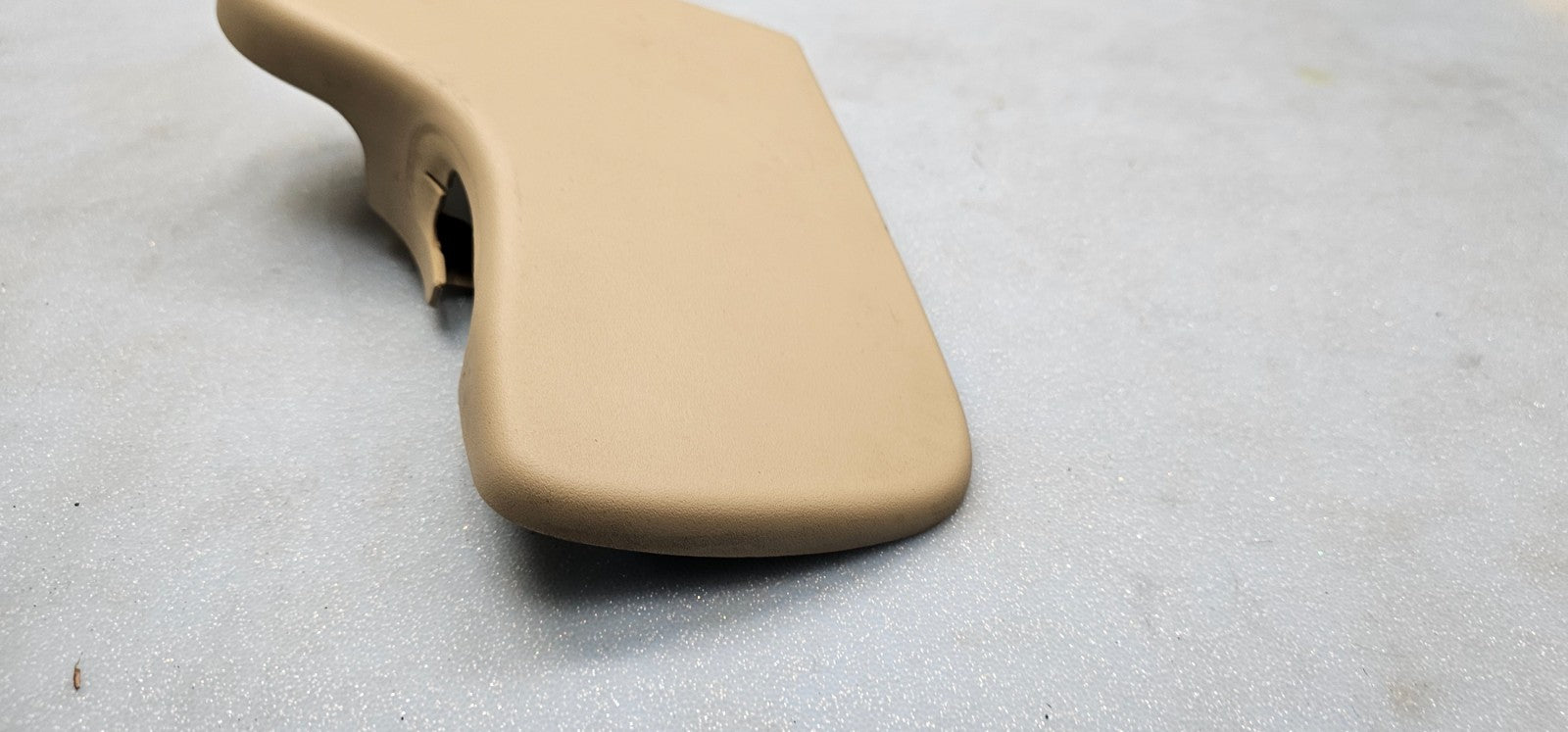 🔥07-14 Tahoe Suburban Yukon RH Passenger Front Seat Buckle Trim Cover TAN