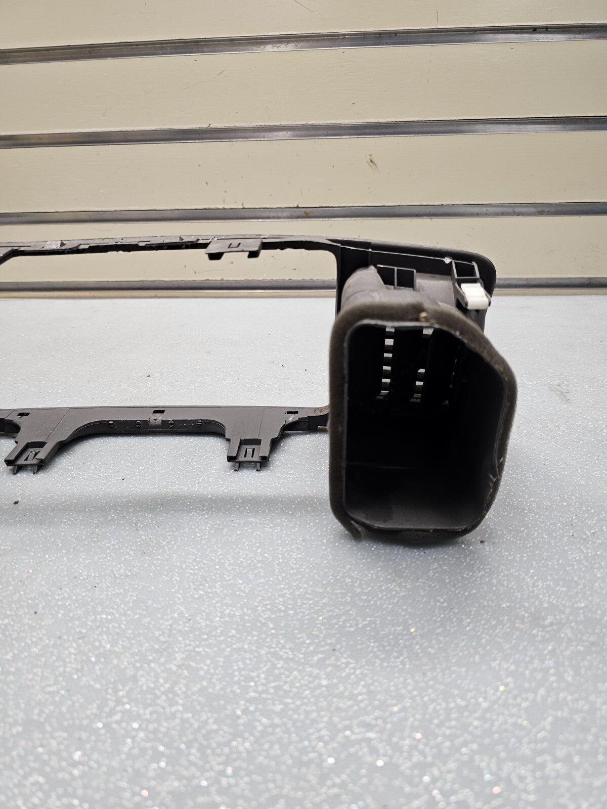 🔥03-08 TOYOTA COROLLA CENTER DASH RADIO SURROUND BEZEL TRIM PANEL OEM BLACK B28
