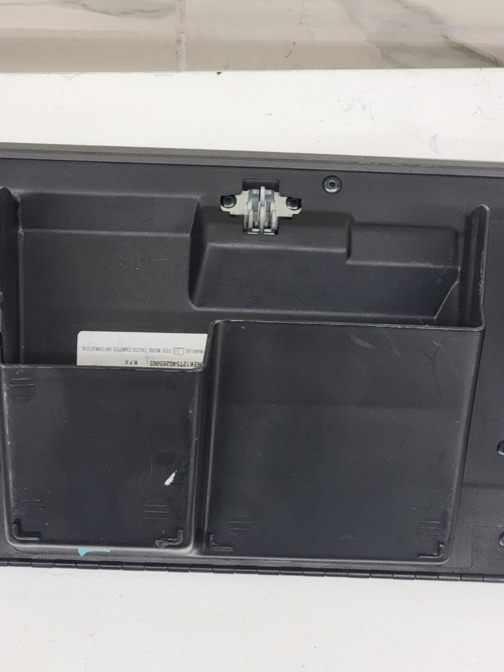 2002-2006 CADILLAC ESCALADE GLOVE BOX DASH STORAGE COMPARTMENT OE DARK GRAY G9