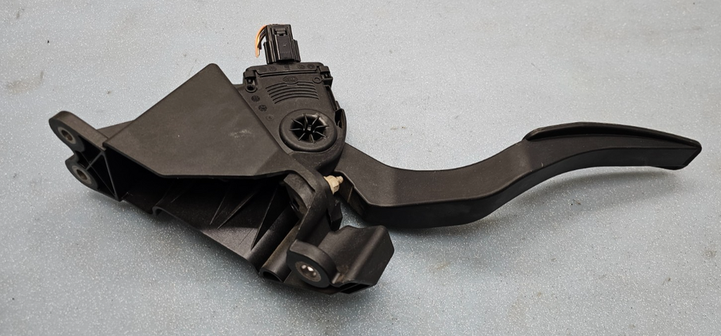 🔥2005-2008 Chrysler 300C Accelerator Pedal Assembly OEM