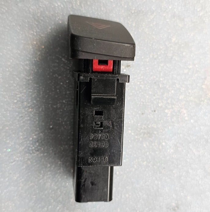 🔥04-09 Hyundai Tucson Hazard Emergency Light Lamp Control Switch Assembly Black