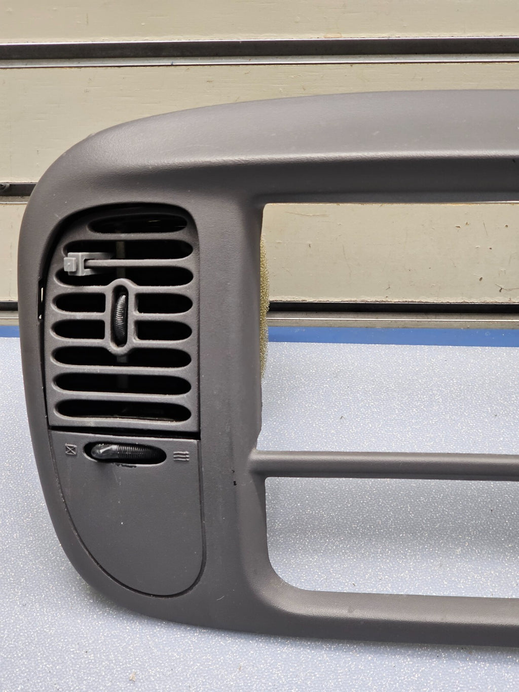 🔥97-03 Ford F150 Center Dash Radio Climate Trim Stereo BEZEL Panel Line GRAY