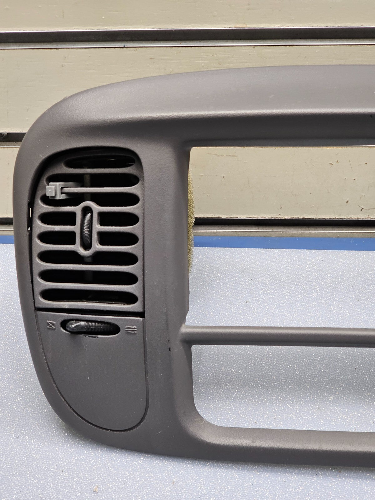 🔥97-03 Ford F150 Center Dash Radio Climate Trim Stereo BEZEL Panel Line GRAY