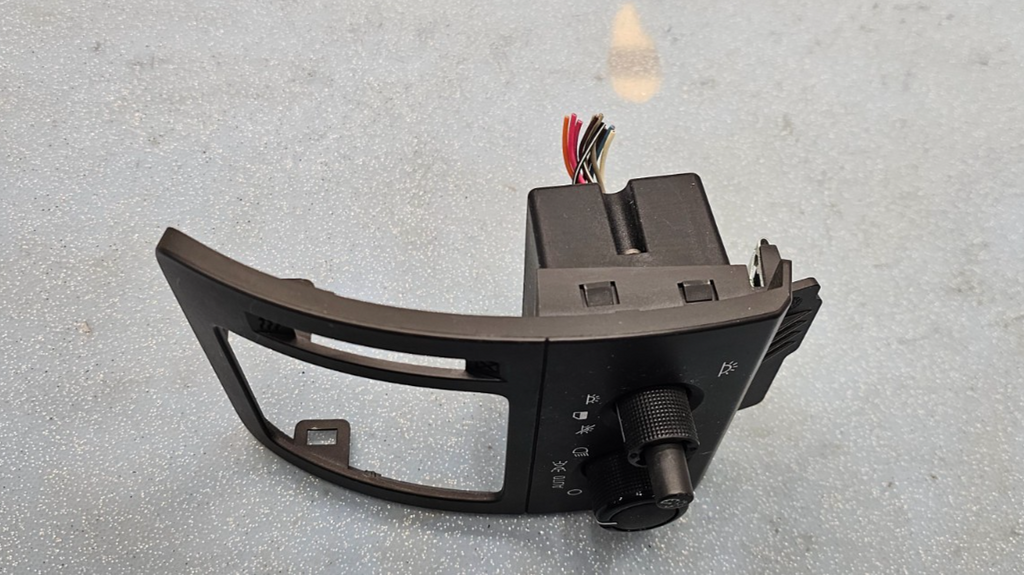 🔥05-07 Saturn Relay Headlight Head Light Lamp Headlamp Switch Control Black 