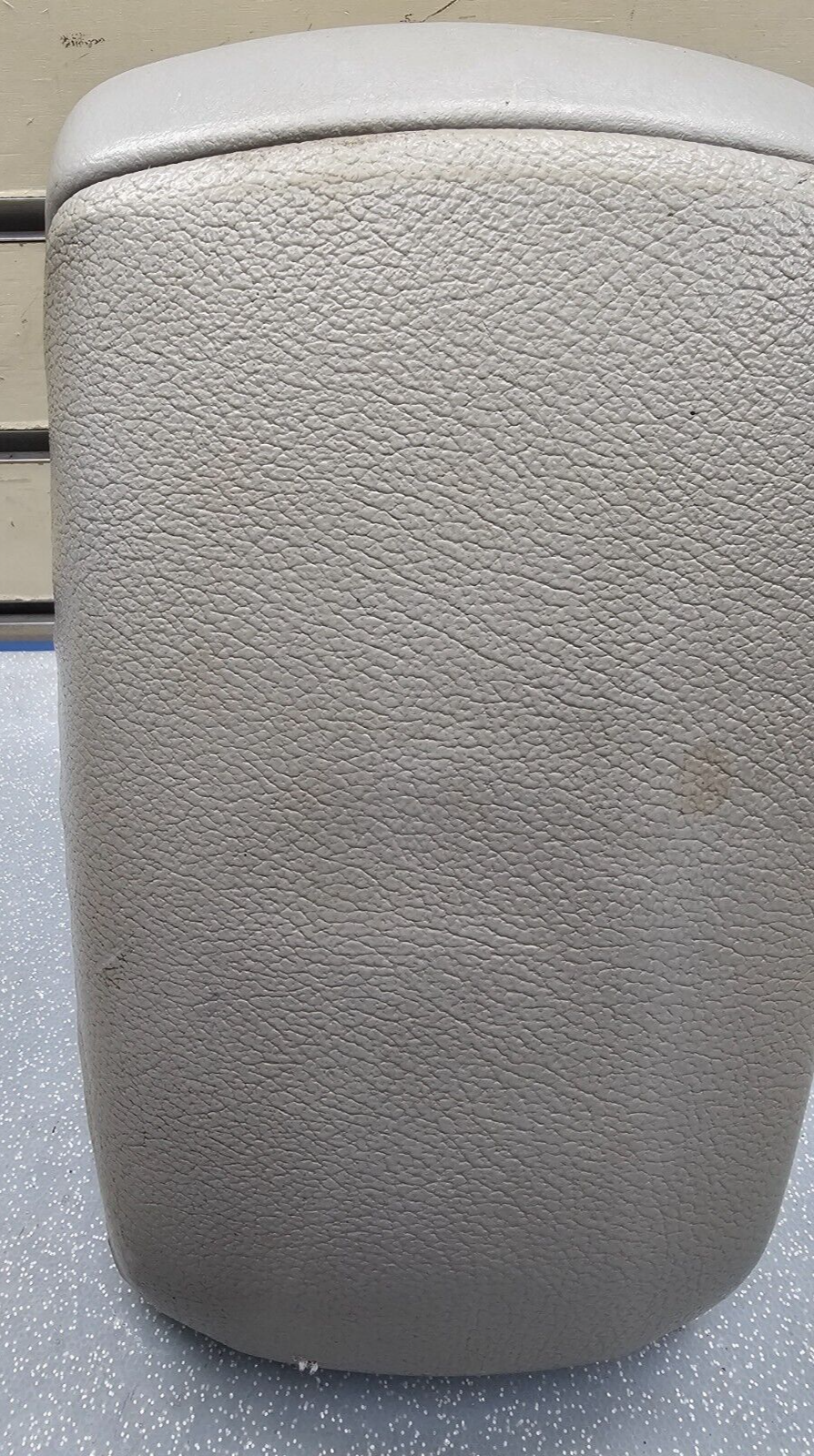 🔥07-09 Kia Spectra  Center Console Cover Lid Armrest Top Pad Storage LT Gray