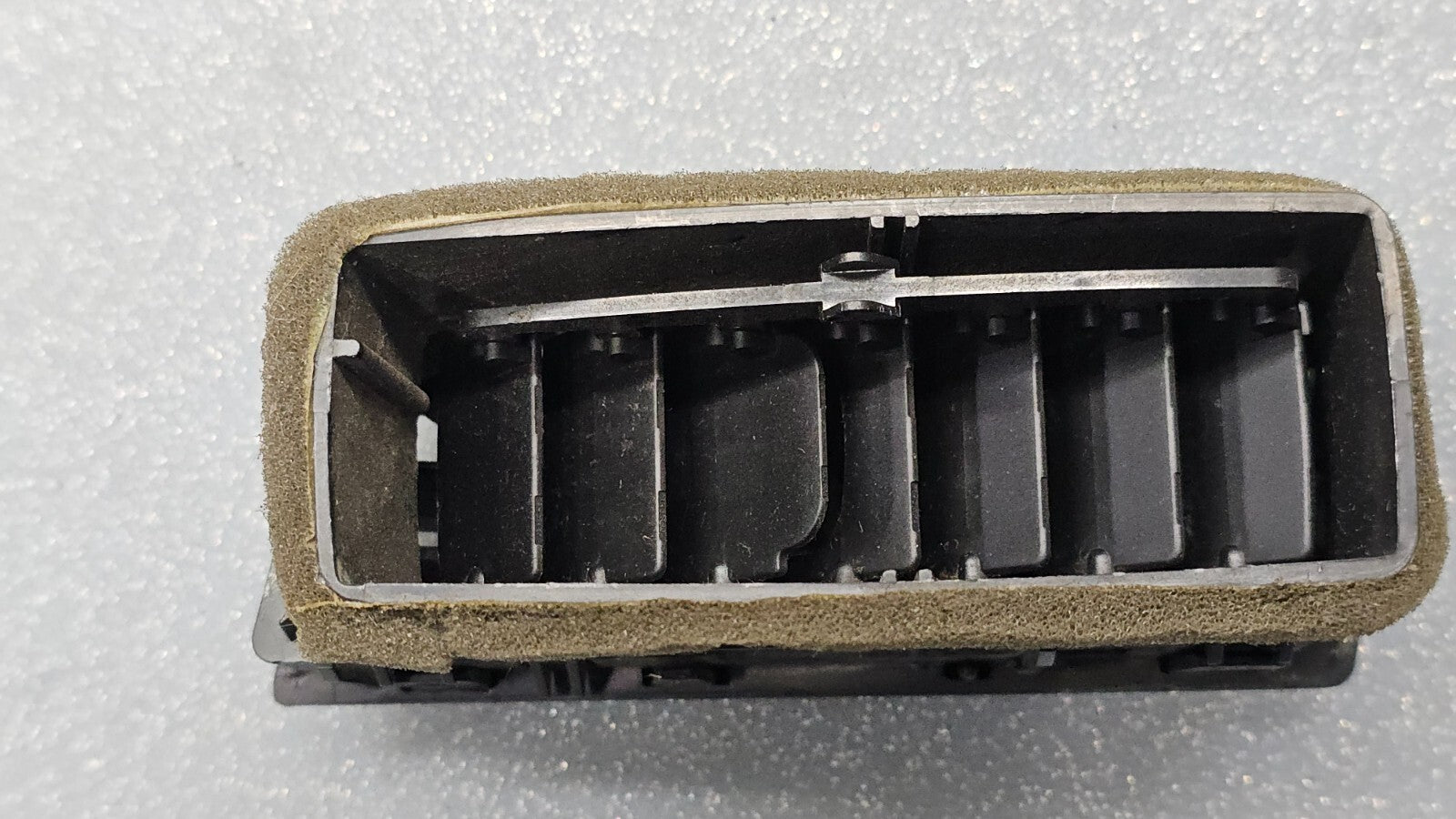 🔥08-11 FORD FOCUS DASH RIGHT PASSSENGER AIR VENT A/C AC HEATER PANEL BLACK