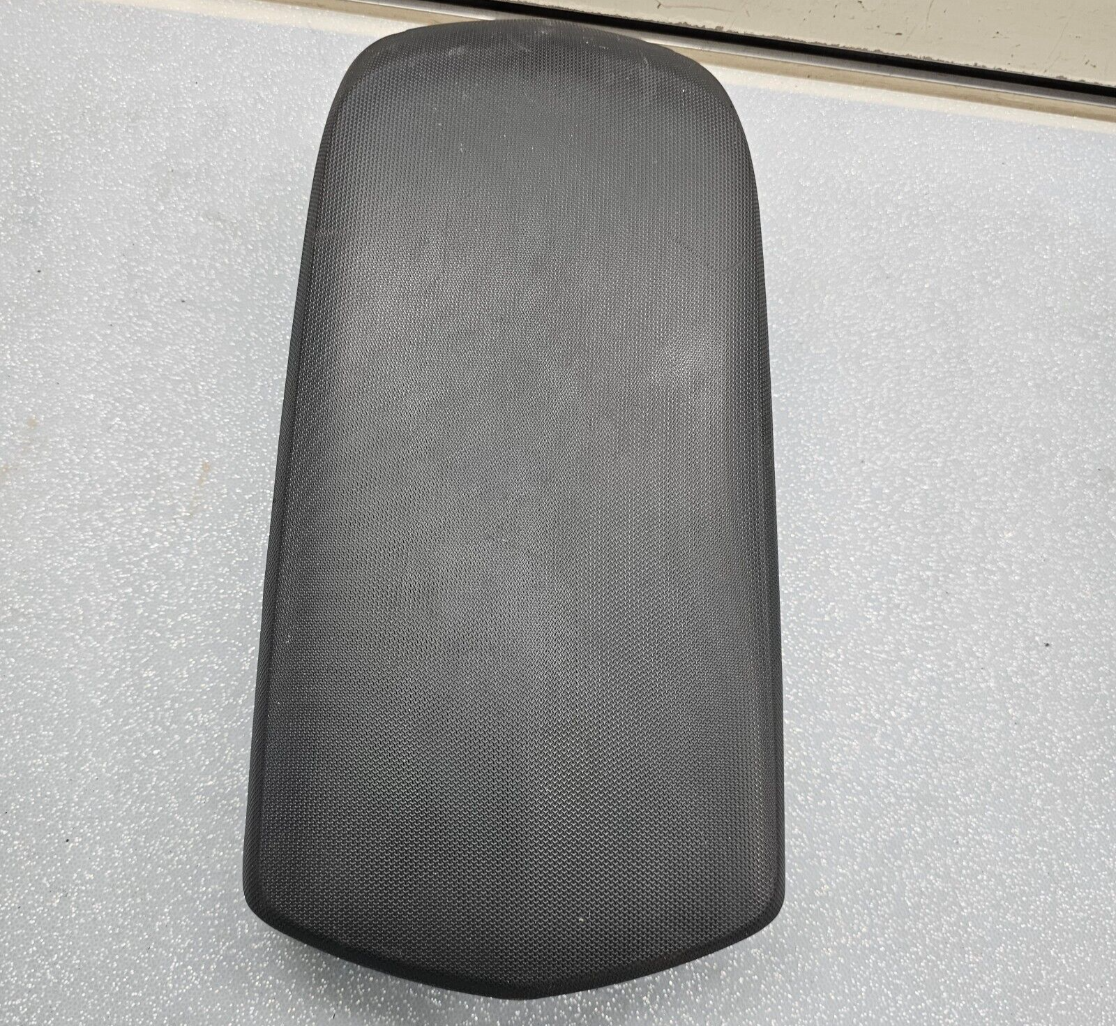 🔥07-10 Chrysler Sebring Center Console Lid Armrest Storage Assembly Top Black