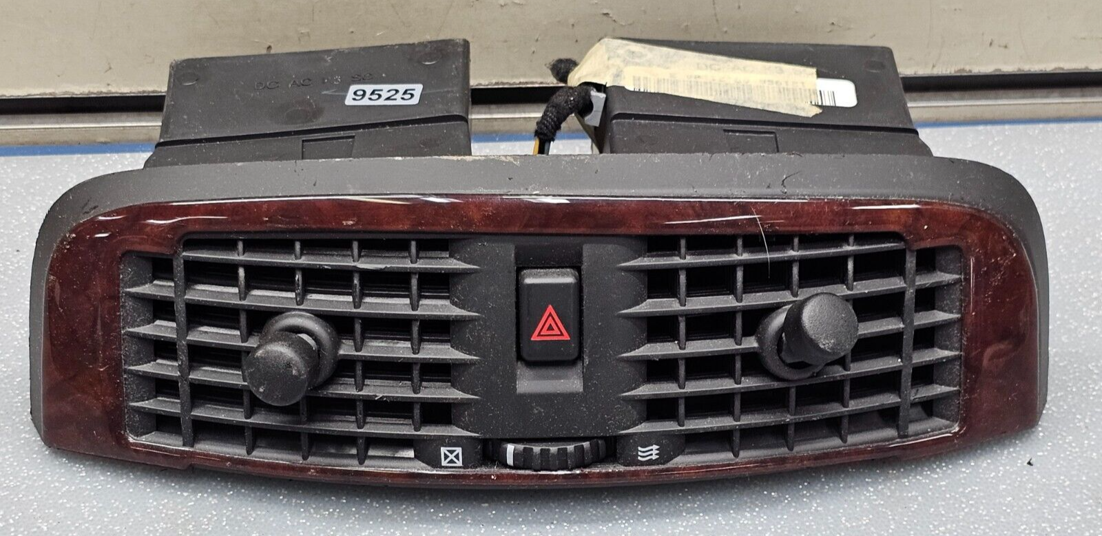 03-07 CADILLAC CTS SRX CENTER DASH AIR VENT HEATER CONDITIONING BEZEL TRIM WOOD