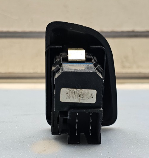 03-06 Silverado Tahoe Suburban Yukon Sierra Right Rear Window Door Switch Black