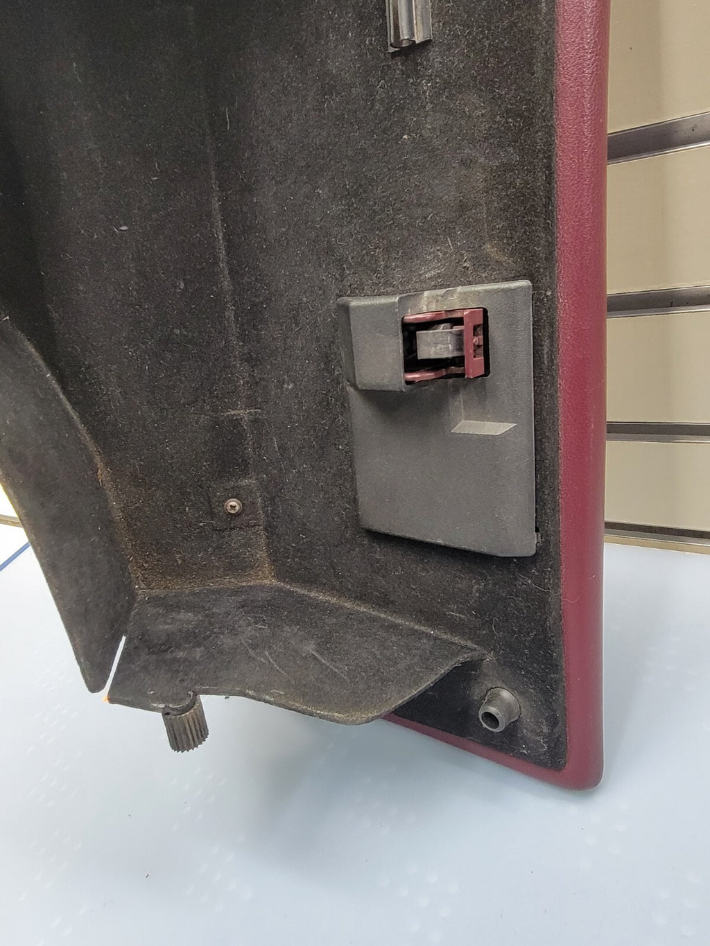 🔥1995-1997 Ford Crown Victoria Glove Box Burgundy w/ Hinge OEM 64269