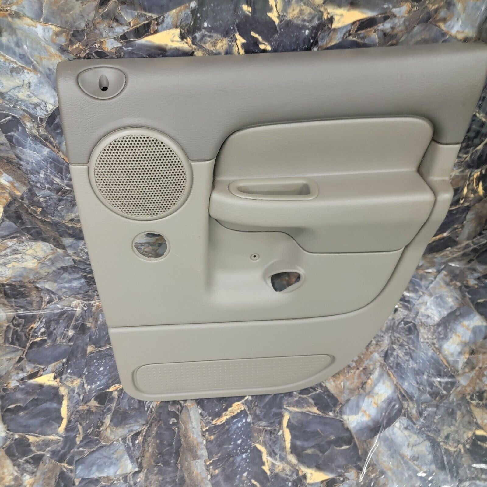 02-05 Dodge RAM Interior DOOR Panel Passenger Rear RIGHT manual GRAY v1 G22/DR