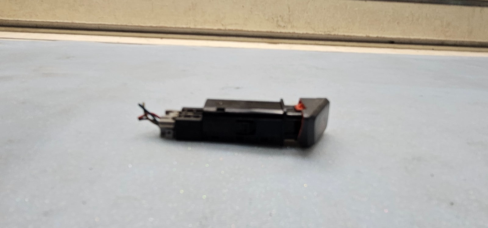 🔥11-14 HYUNDAI SONATA GLS HAZARD Emergency Flasher Switch Assembly Black OEM