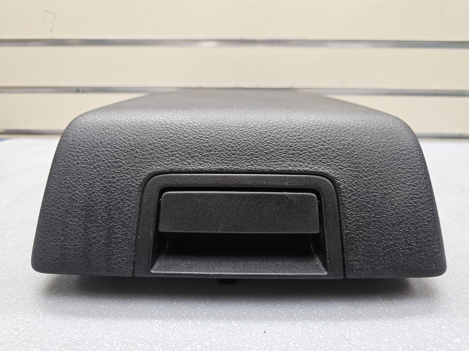 04-08 FORD F150 LARIAT FLOOR CENTER CONSOLE COLUMN SHIFT ARM REST LID TOP BLACK
