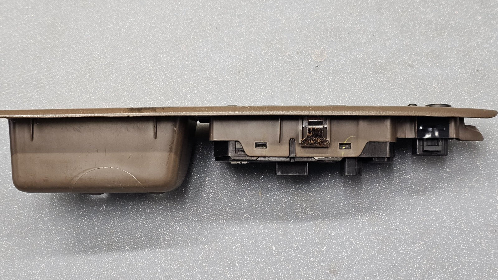 🔥06-08 CHEVY IMPALA LEFT DRIVER MASTER POWER WINDOW SWITCH BEZEL ASSEMBLY TAN