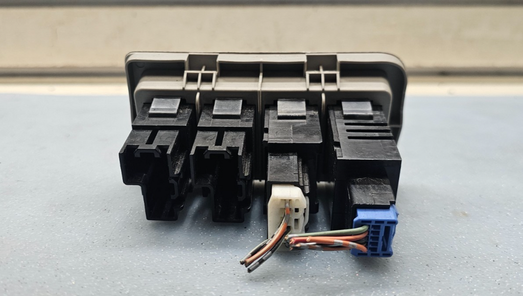 🔥04-12 MAZDA 3 CX-7 CX-9 TRACTION CONTROL SWITCH BUTTON INSTRUMENT PANEL TAN