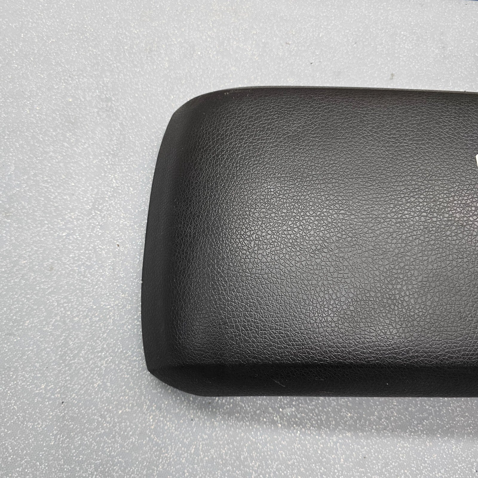 07-10 Edge Front Center Console Lid Leather Armrest Assembly Top Pad Cover Black