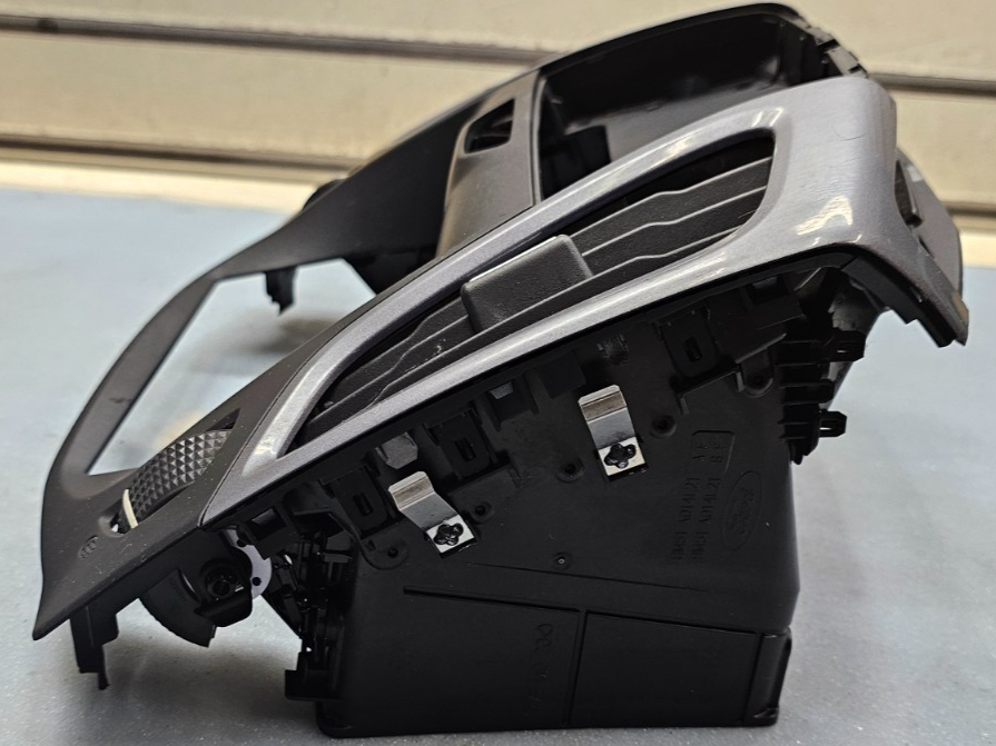 🔥12-14 FORD FOCUS CENTER DASH RADIO DISPLAY PANEL SURROUND BEZEL TRIM BLACK OEM