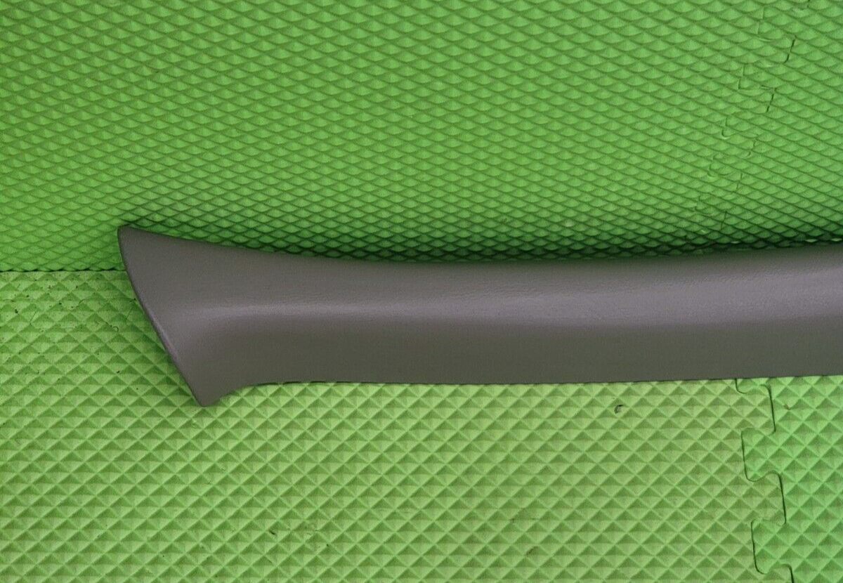 🔥02-09 CHEVY TRAILBLAZER PASSENGER PILLAR TRIM PANEL ASSEMBLY OEM DARK GRAY
