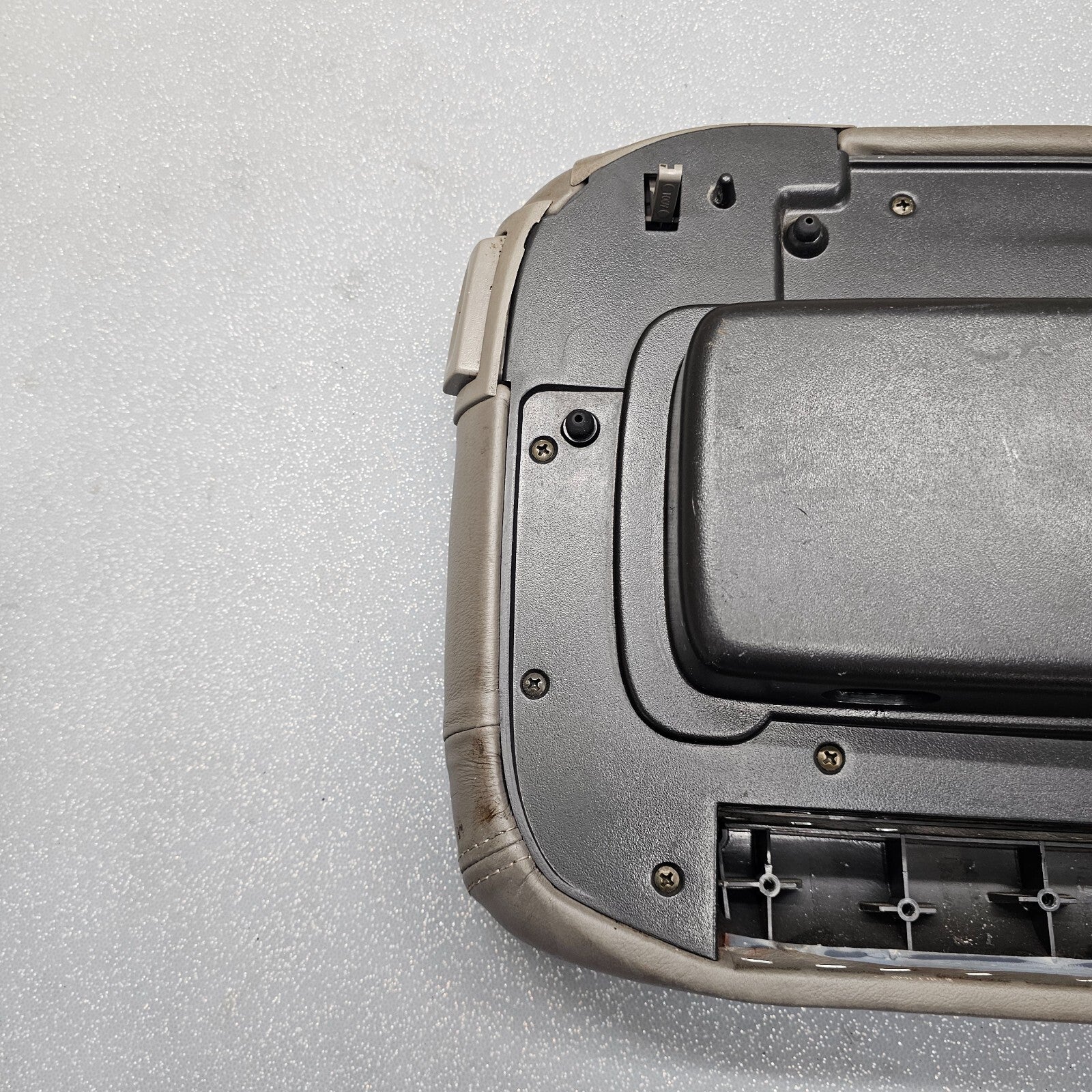 🔥01-02 Yukon Escalade Center Console Armrest Lid Cover Assembly LIGHT TAN L8