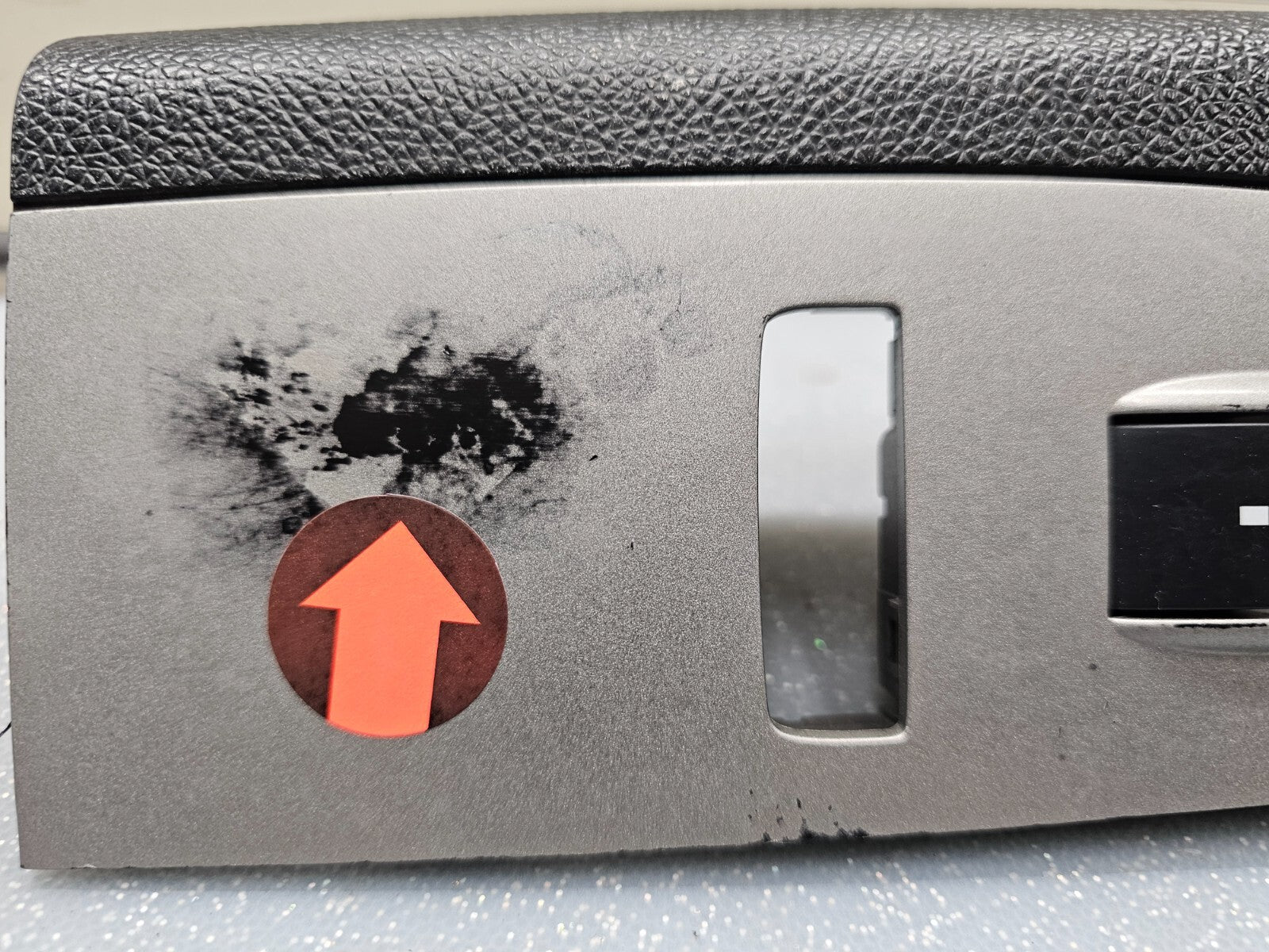 07-10 CHEVY SILVERADO GMC PASSENGER RIGHT SIDE POWER WINDOW SWITCH SILVER WS47