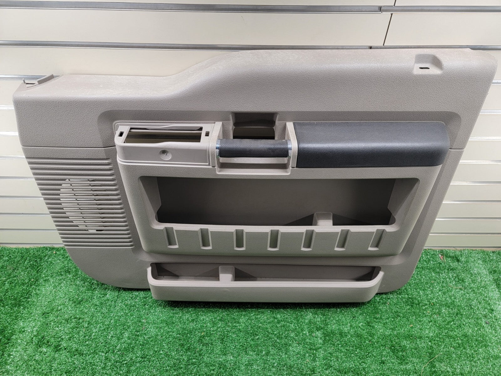 🔥08-10 FORD F250 SUPER DUTY FRONT PASSENGER SIDE DOOR PANEL OEM COVER Light Tan