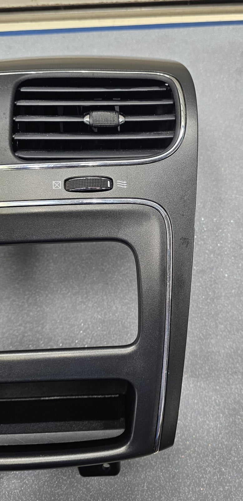 🔥11-17 Dodge Journey Information Center Dash 4.3" Radio Bezel & Air Vents OEM