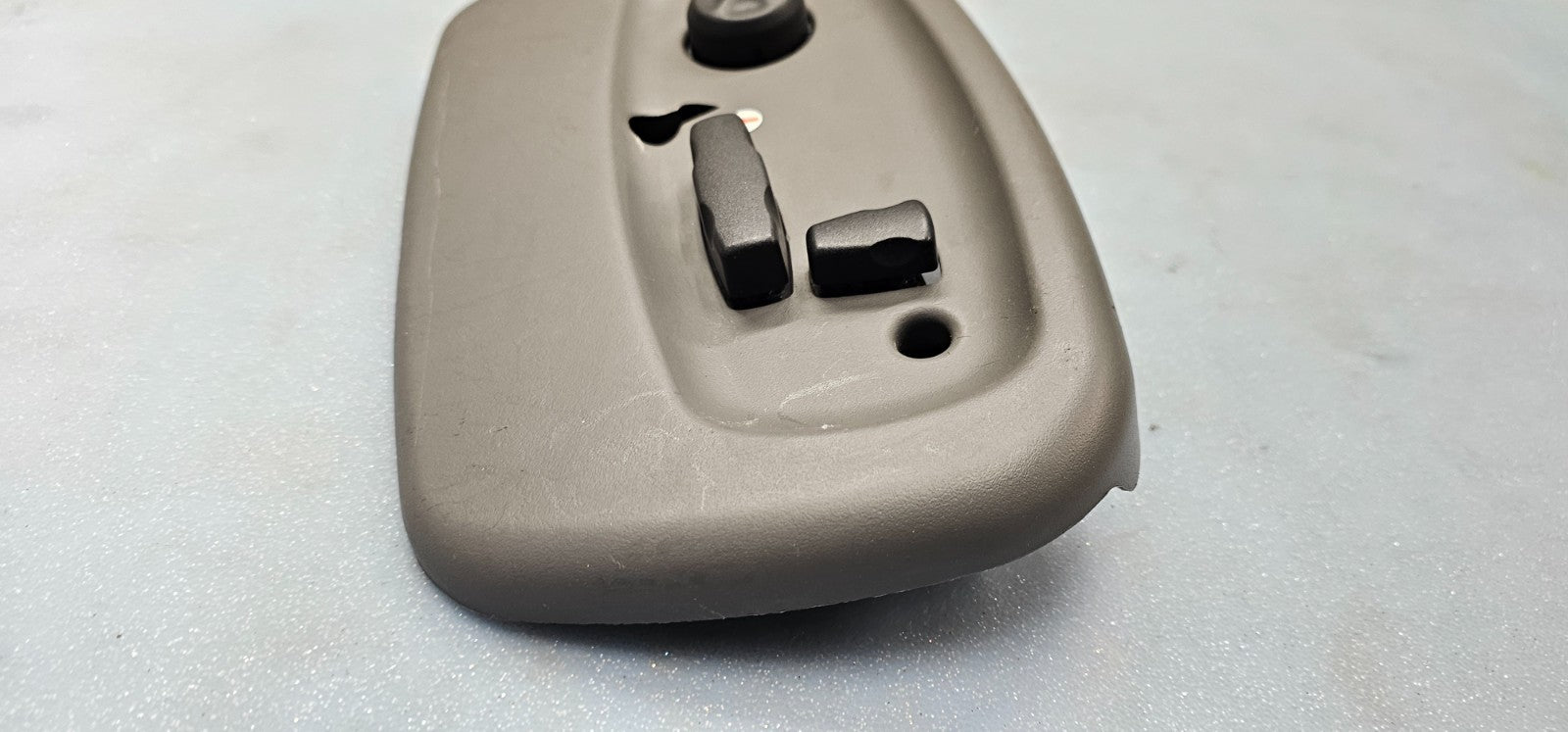 🔥2002-2005 GMC Envoy Power Directional Seat Switch LEFT DRIVER Side GRAY OEM