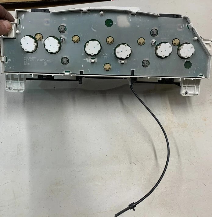 04-08 Ford E Series E150 E250 Dash Instrument Cluster Speedometer Tachometer OEM