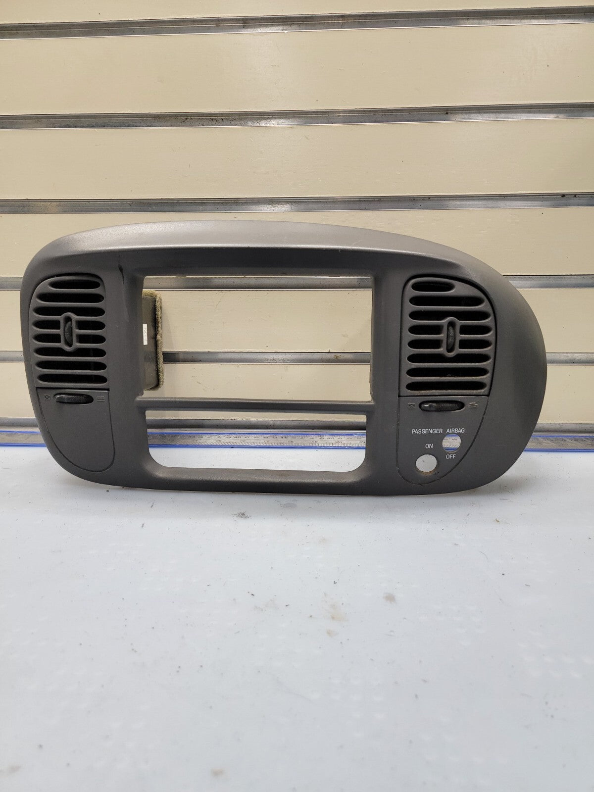 🔥97-03 Ford F150 Center Dash Radio Climate Trim BEZEL Panel AIRBG Line GRAY