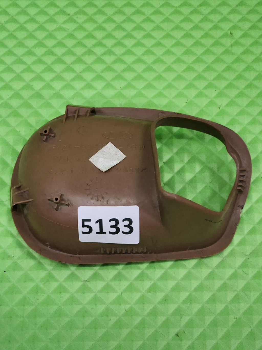 🔥1994-2004 Ford Mustang AGW PASSENGER DOOR RIGHT HANDLE CUP BEZEL TAN