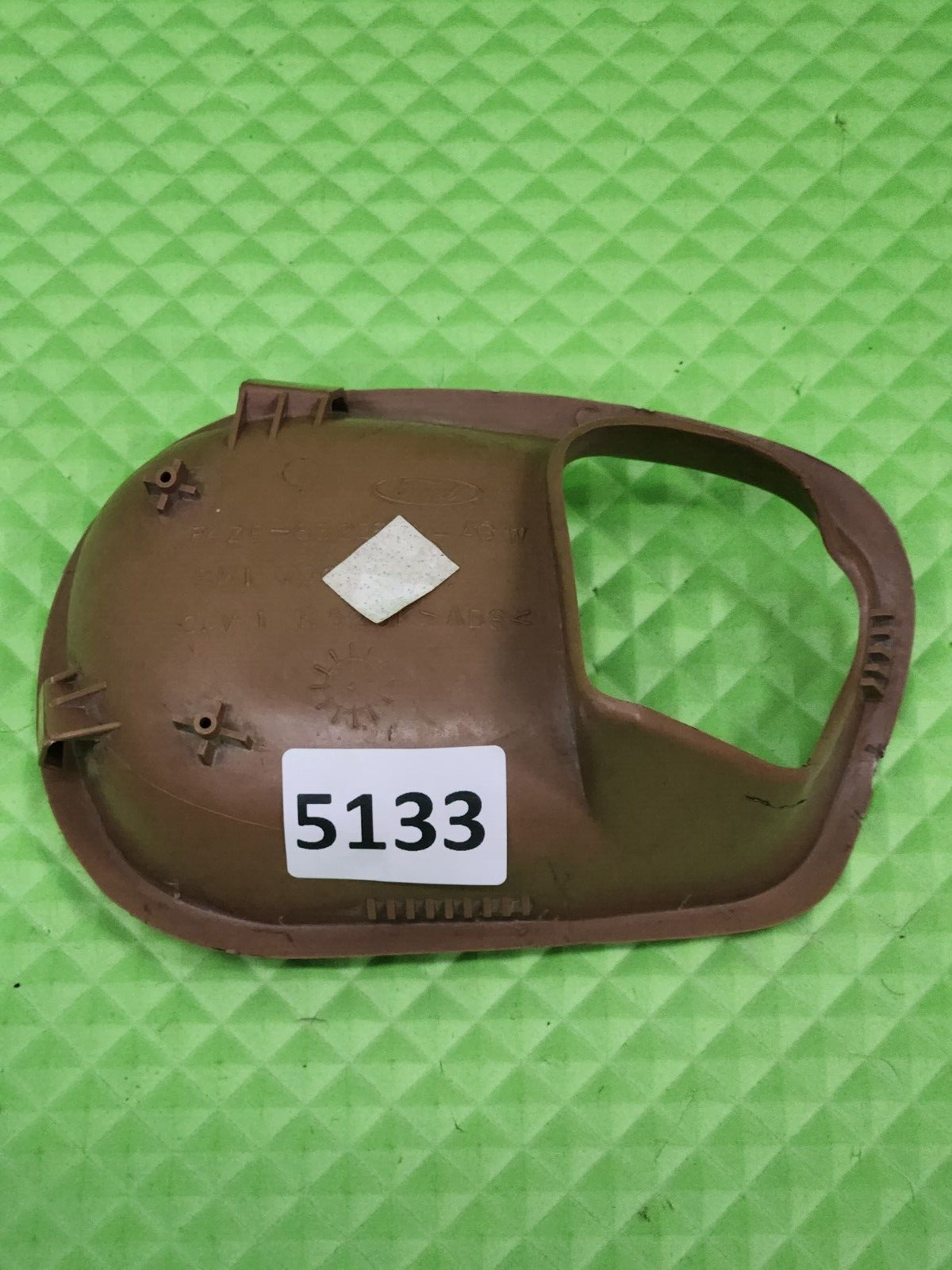 🔥1994-2004 Ford Mustang AGW PASSENGER DOOR RIGHT HANDLE CUP BEZEL TAN