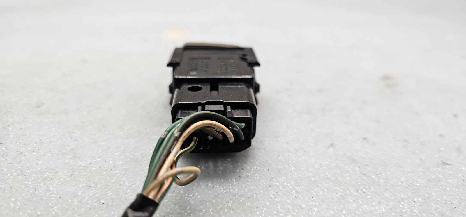 98-02 COROLLA 05-10 AVALON HAZARD EMERGENCY LIGHT SWITCH DRIVER ASSEMBLY DK TAN