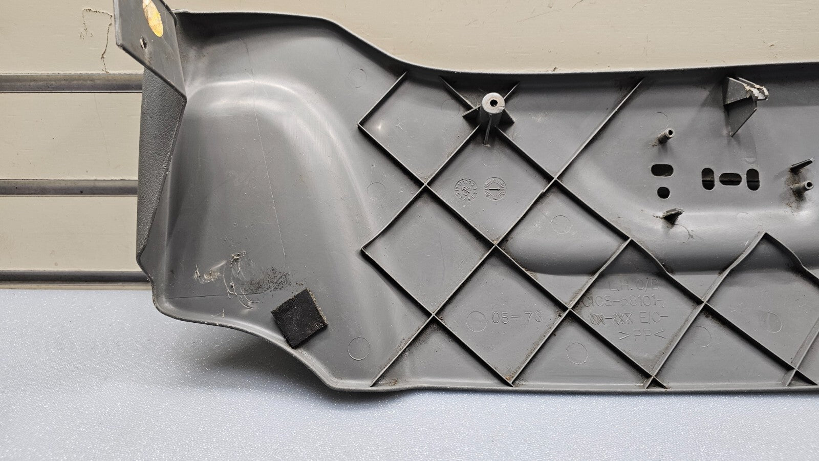 🔥04-07 Grand Caravan Town Country Left Driver Seat Outer Trim Panel Gray OEM