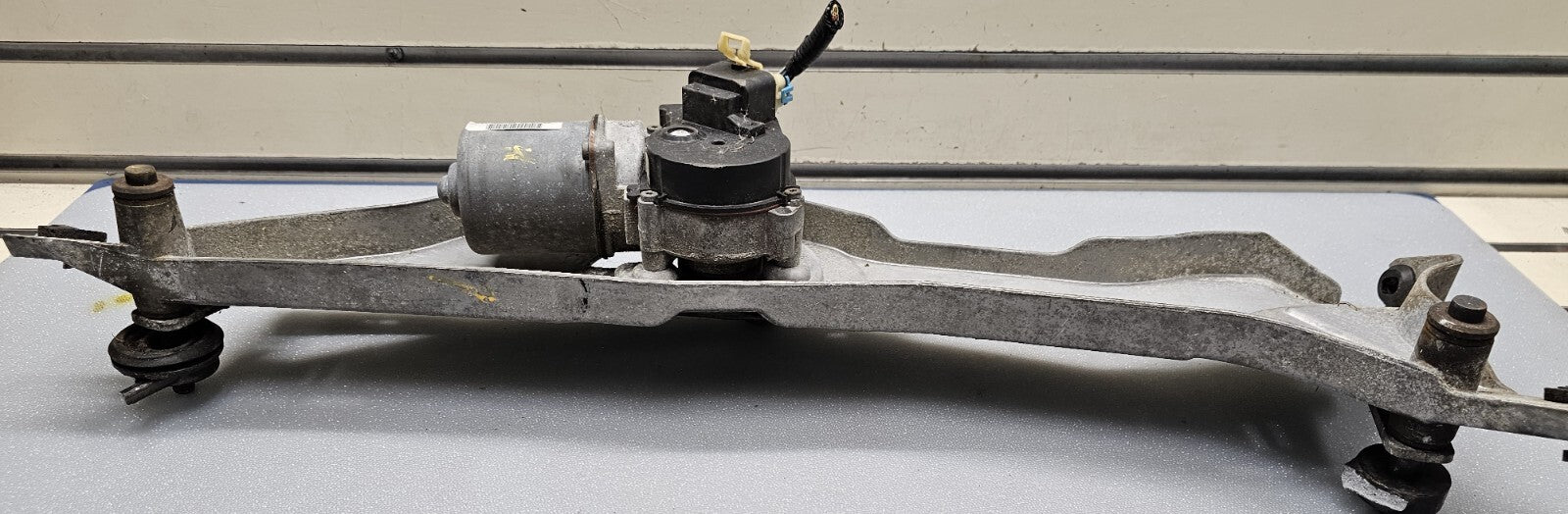 🔥2003 - 2007 CADILLAC CTS WINDSHIELD WIPER ASSEMBLY WITH MOTOR