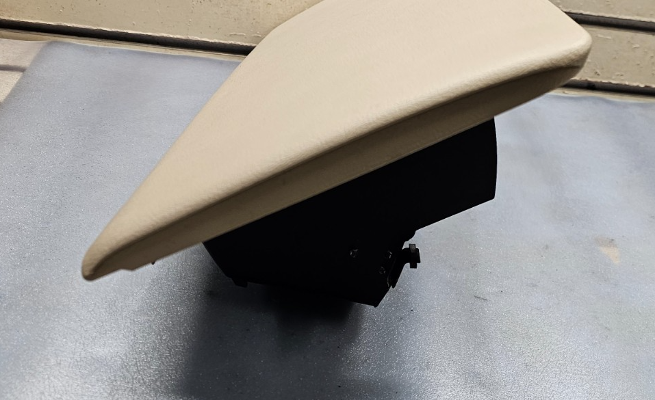 🔥99-06 SILVERADO SIERRA Dash GLOVE BOX Storage Compartment Assembly LID TAN G3
