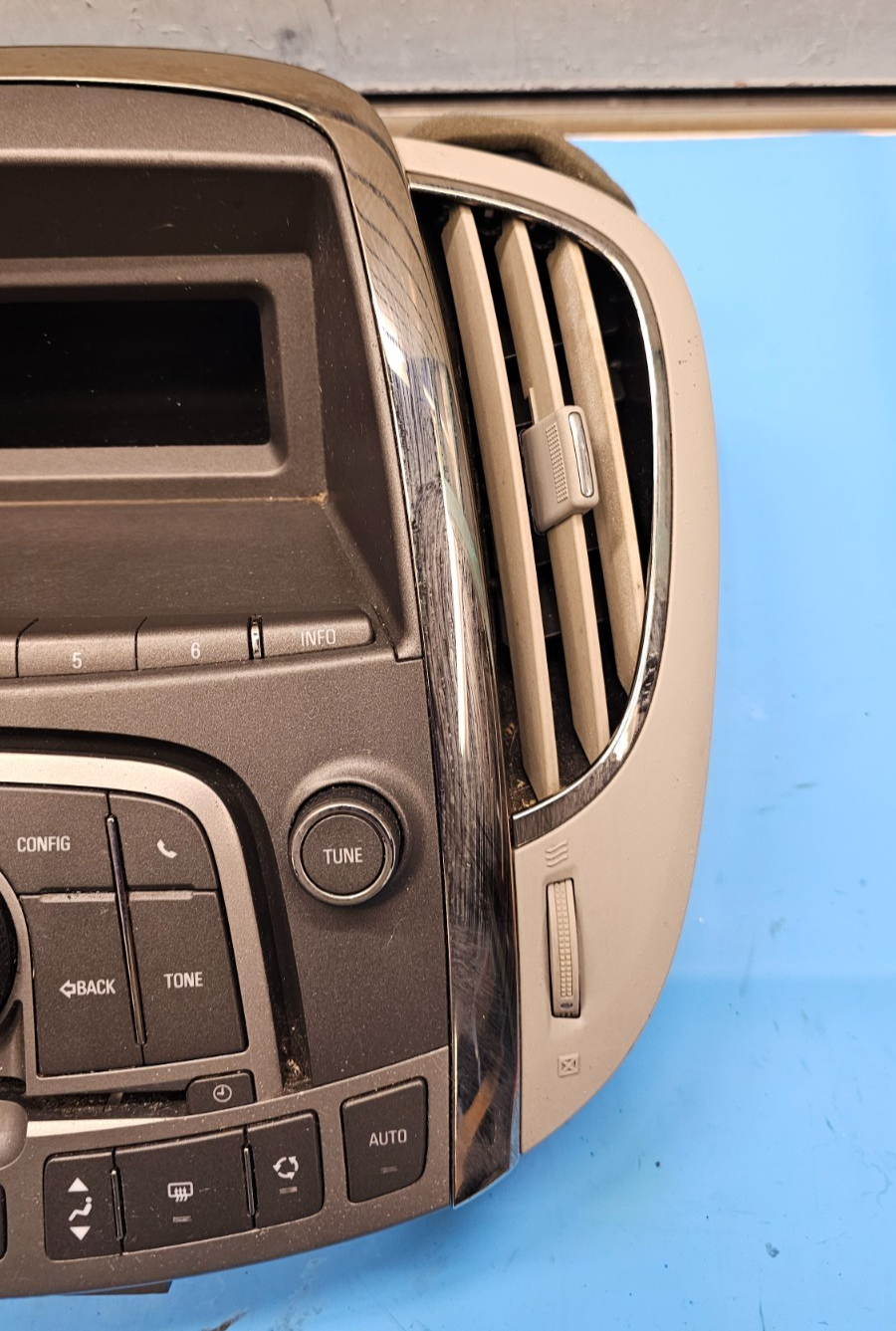 🔥10-12 ALLURE LACROSSE DASH RADIO DISPLAY BEZEL CLIMATE SCREEN BLACK/LIGHT TAN