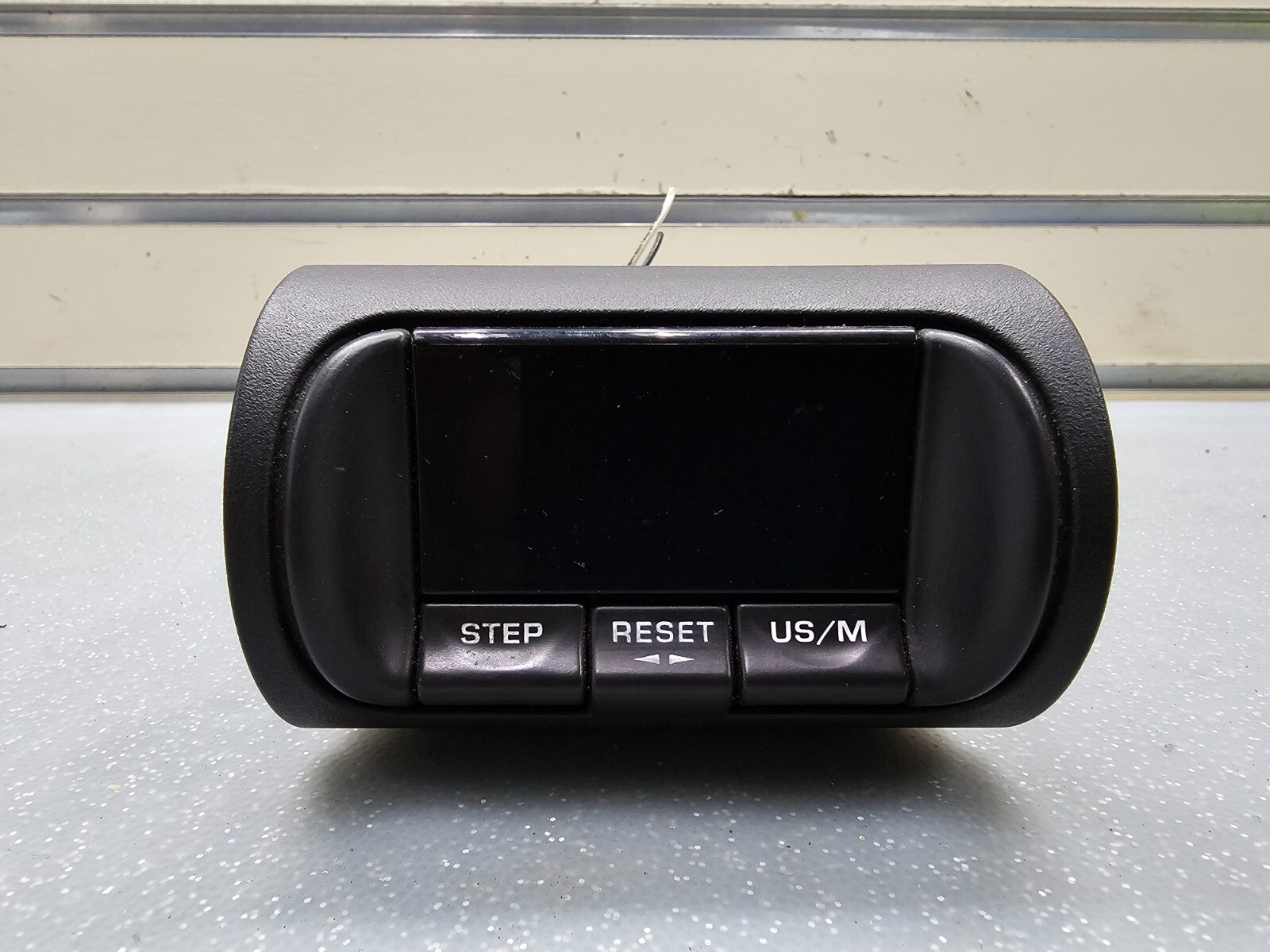 🔥2001-2006 CHRYSLER SEBRING DODGE STRATUS INFORMATION CLOCK TRIP DISPLAY SCREEN