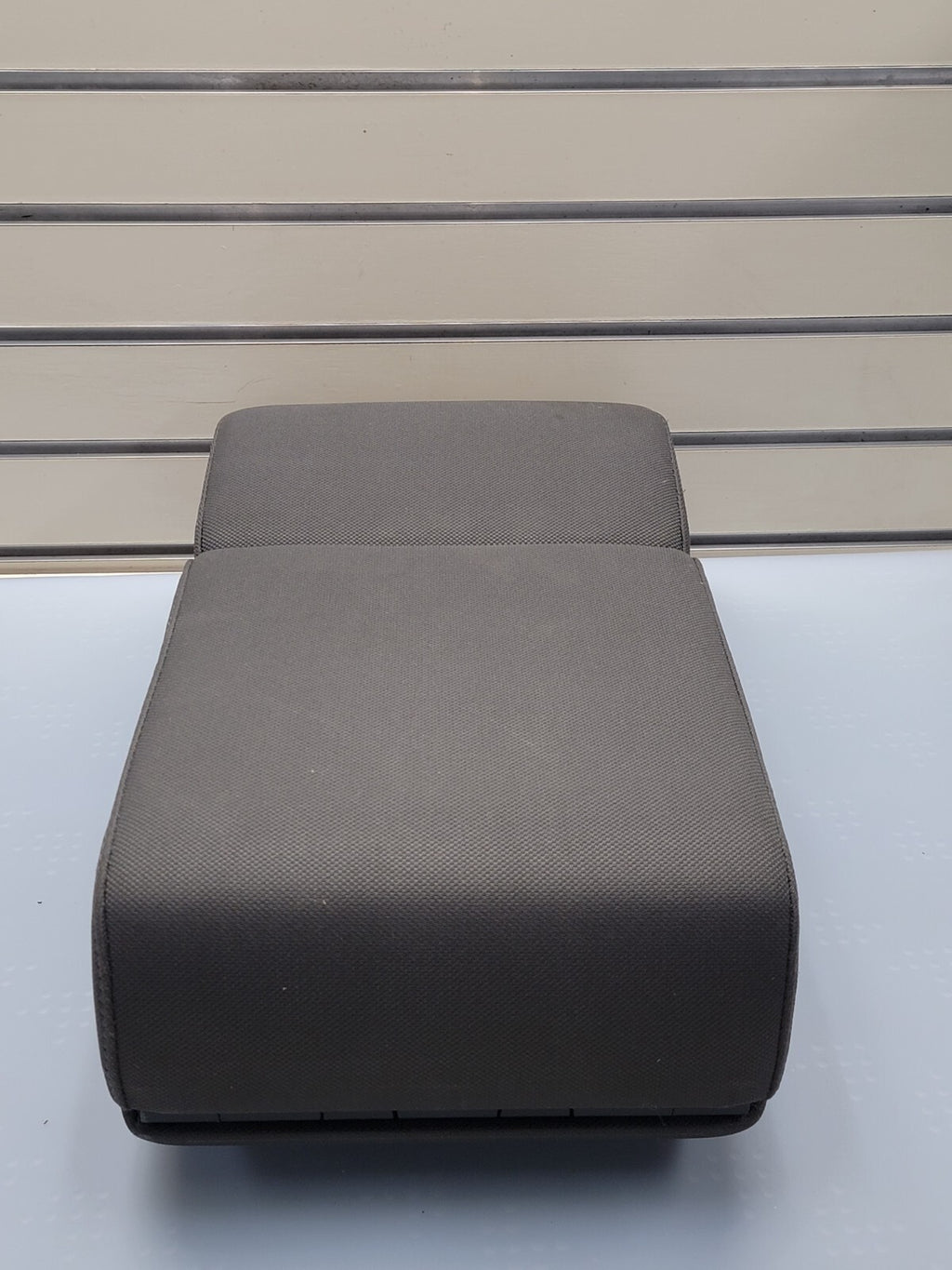 04-08 Ford F-150 Jump Seat Center Console Armrest CupHolder Cloth dark gray JS1