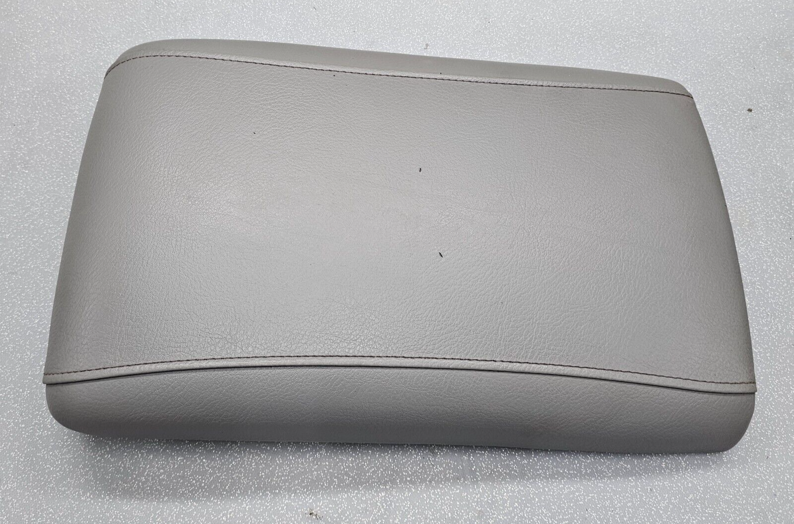 03-06 EXPEDITION Center Console Arm Rest Storage Cover Top Pad Lid Assembly Gray